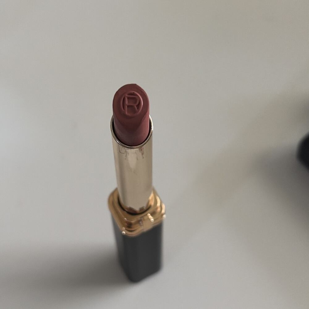 L'OREAL COLOUR RICHE LIPSTICK 601 WORTH IT NEW O.06 Makeup